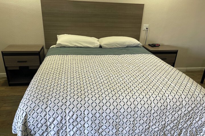 Room 12 of 14
