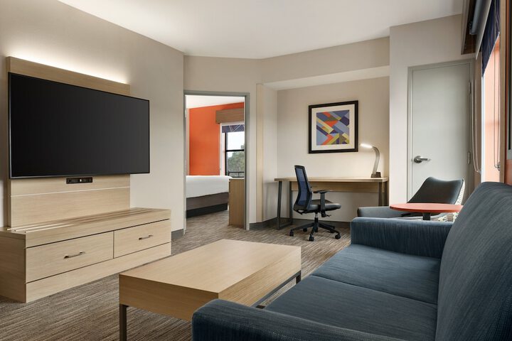 Room 15 of 39