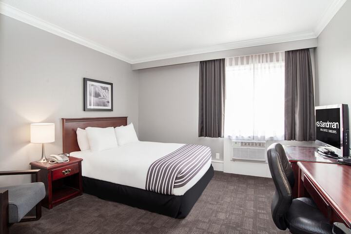 Room 18 of 28