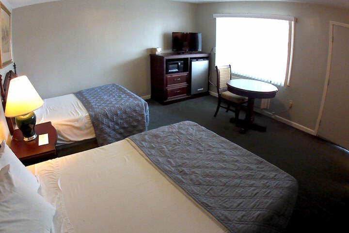 Room 25 of 36
