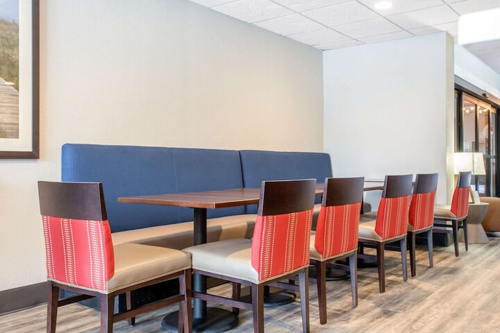 Comfort Suites Southport - Oak Island