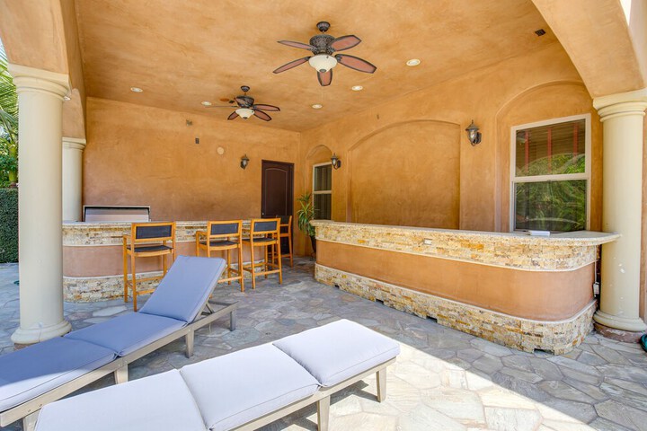 Spacious Fullerton Villa w / Private Pool & Hot Tub