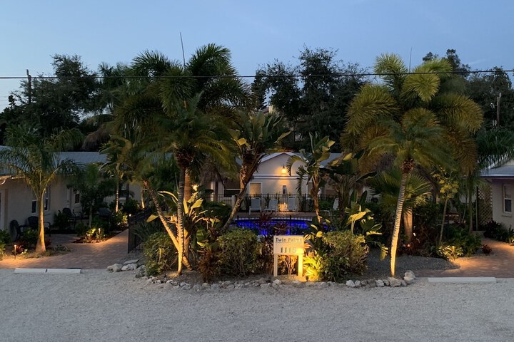 Twin Palms at Siesta