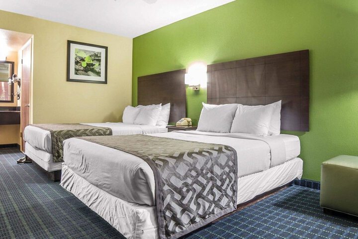 Room 10 of 23