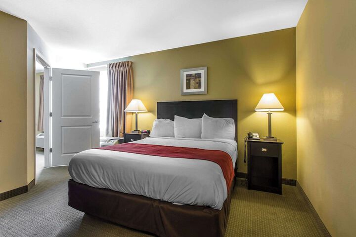 Room 42 of 71