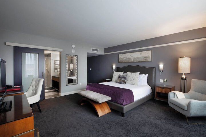 Room 35 of 102