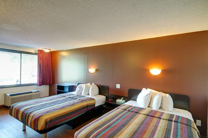 Room 18 of 25