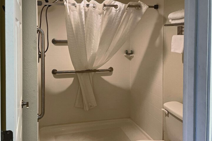 Quality Inn Clinton North