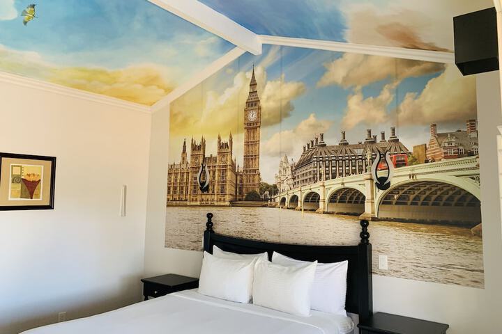 Room 33 of 36