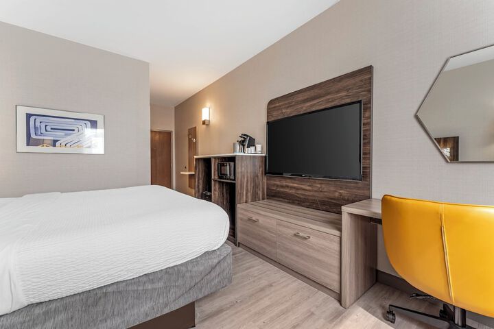 Holiday Inn Express Pittsburgh East - Mall Area by IHG