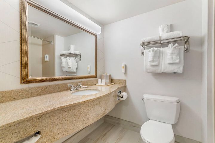 Comfort Inn & Suites Lake George