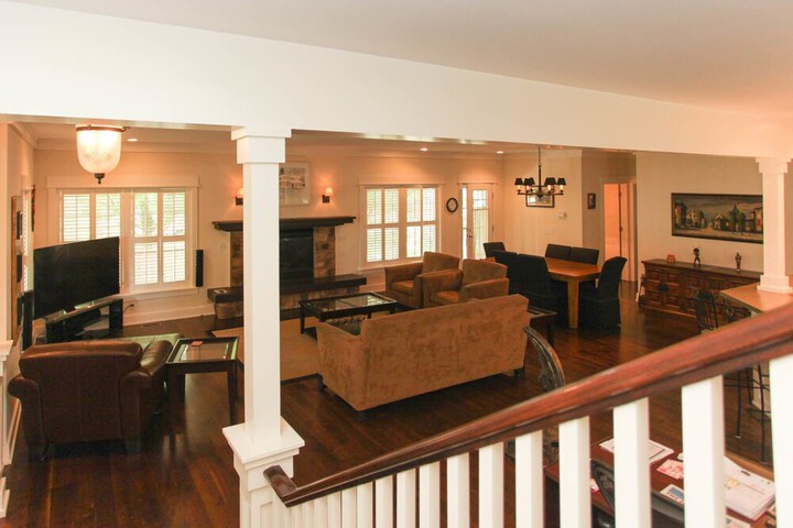 Douglas Manor