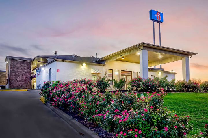 Motel 6 Grand Rivers KY