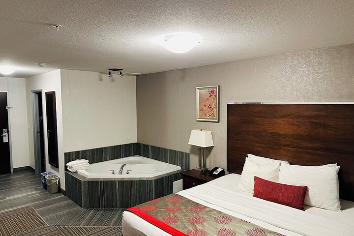 Ramada by Wyndham Moose Jaw