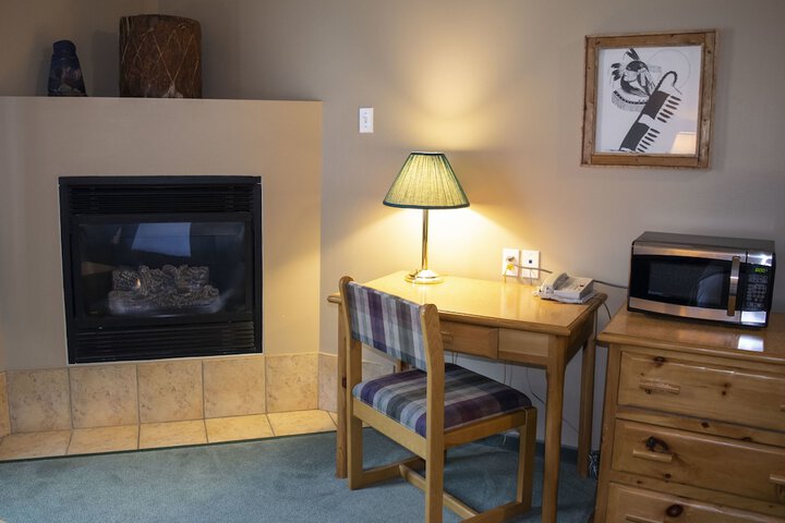Waterton Lakes Lodge Resort