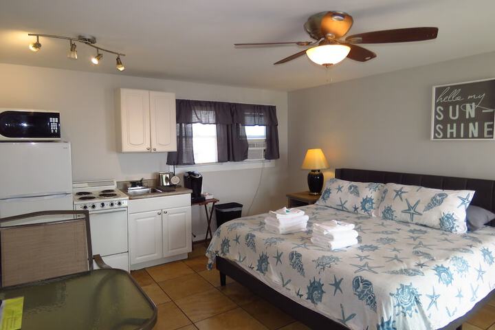 Room 47 of 77