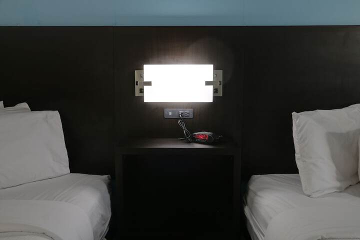 Room 6 of 17