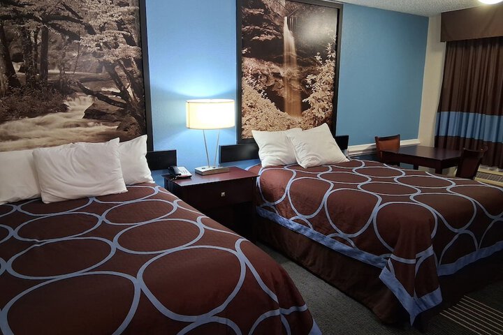 Super 8 by Wyndham Kingston
