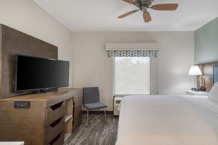 Room 43 of 106