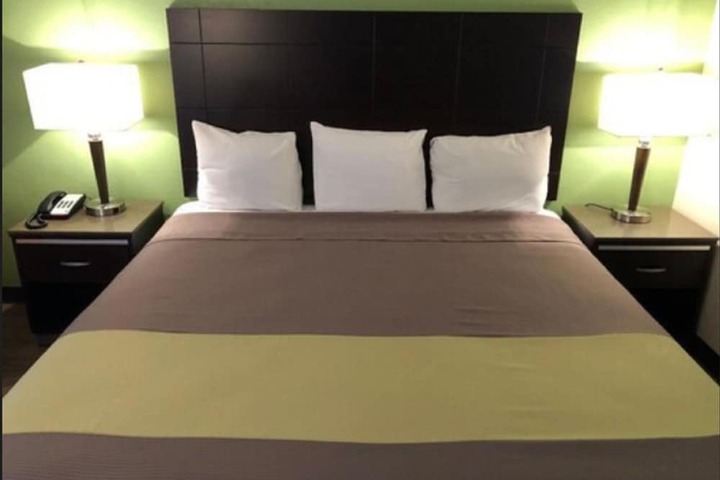 Room 9 of 27