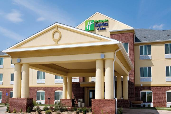Holiday Inn Express & Suites Childress by IHG