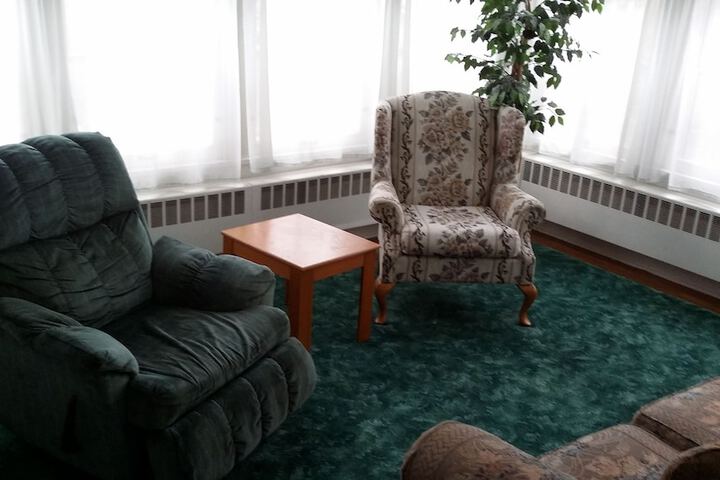 Chestnut Charm Bed & Breakfast