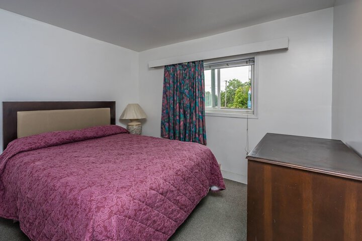 Room 14 of 42