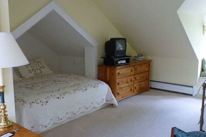 THE TRUMBULL HOUSE BED AND BREAKFAST