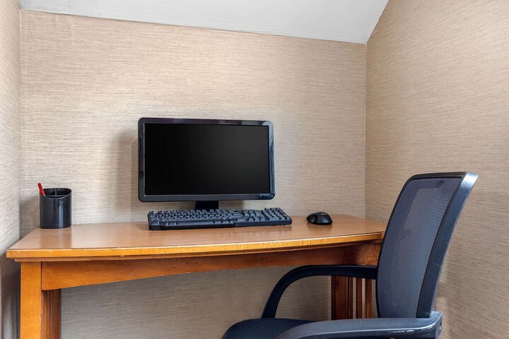 Econo Lodge Milwaukee Airport