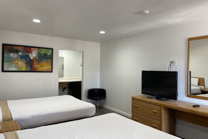 Palms Inn & Suites