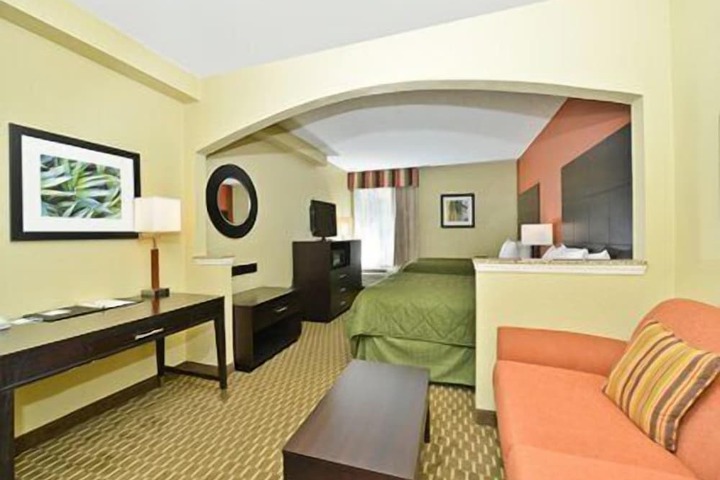 Comfort Inn Meridian - Bonita Lakes