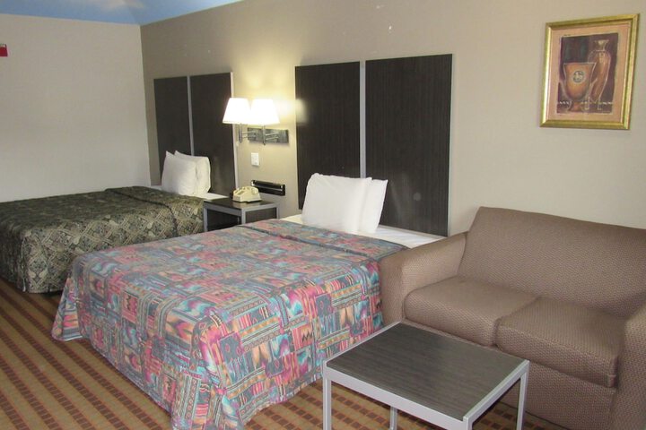Room 11 of 30