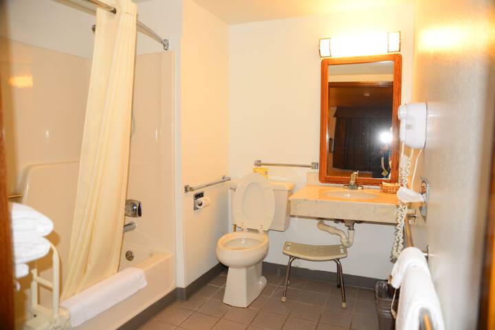 Room 21 of 35