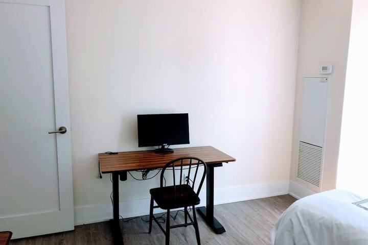 Room 85 of 128