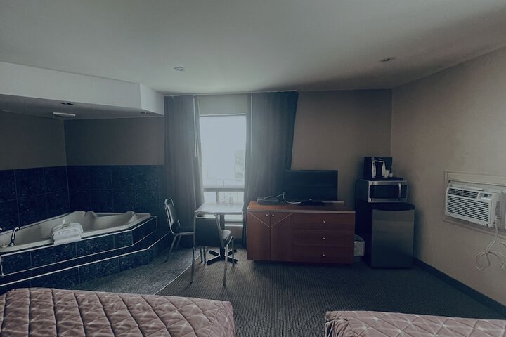 Falcon Motel Brossard