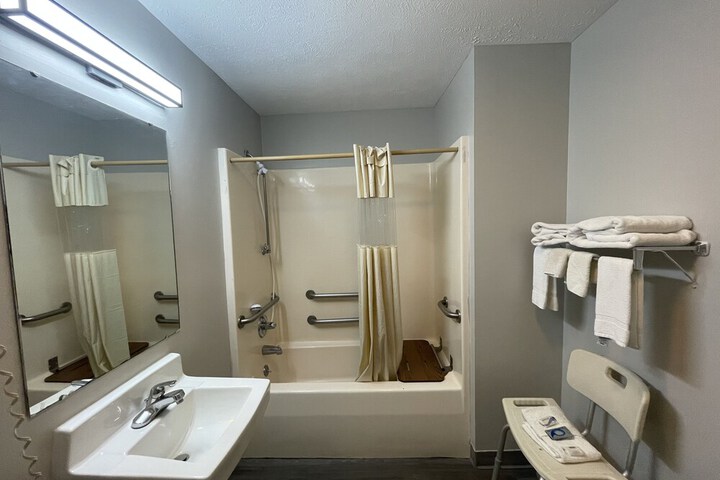 Embassy Inn