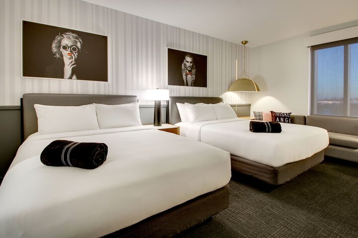 The Rose Chicago Tapestry Collection by Hilton