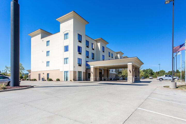Hotel 4 of 39