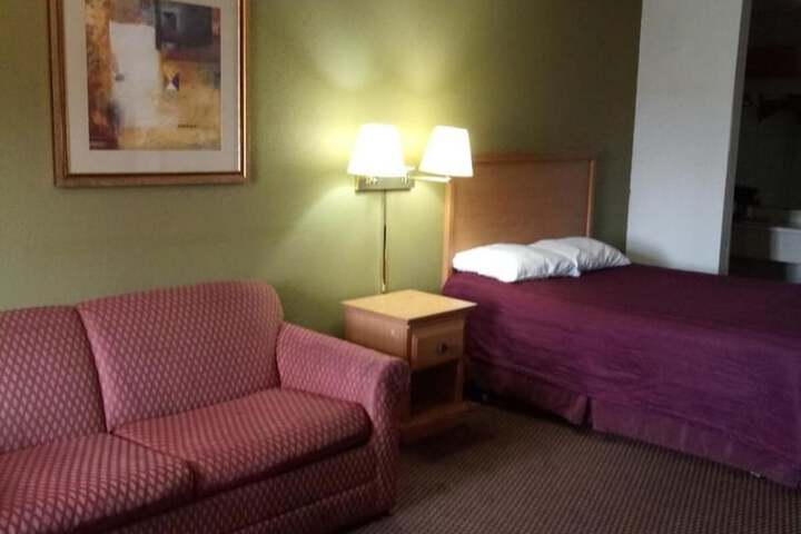 Centralia Inn