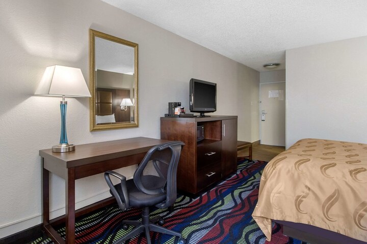 Room 27 of 45
