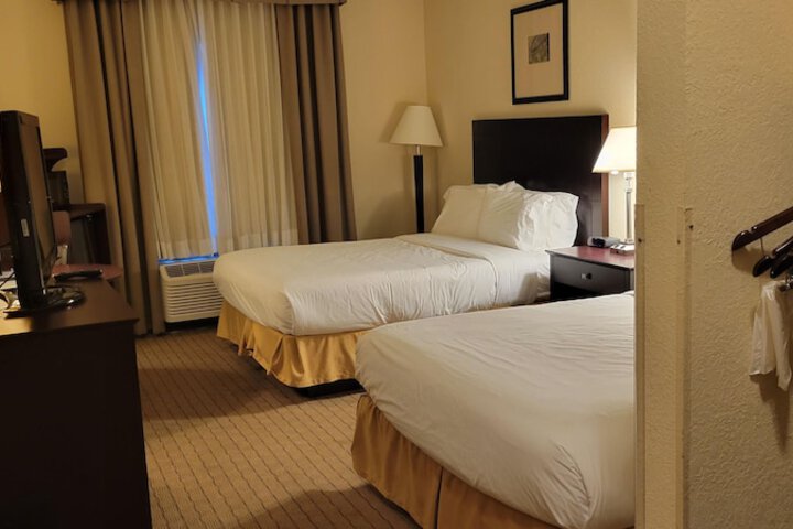 Room 13 of 23