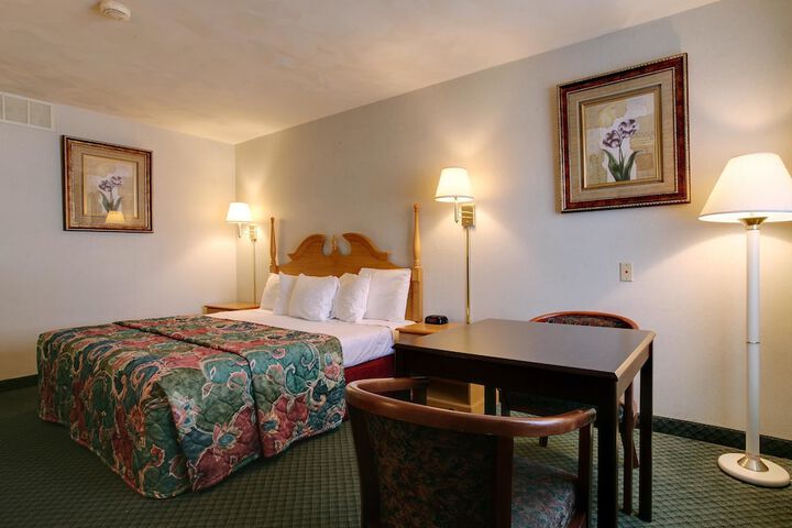 Room 22 of 28