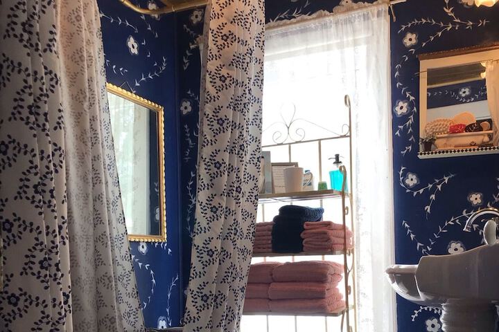 Room 27 of 79