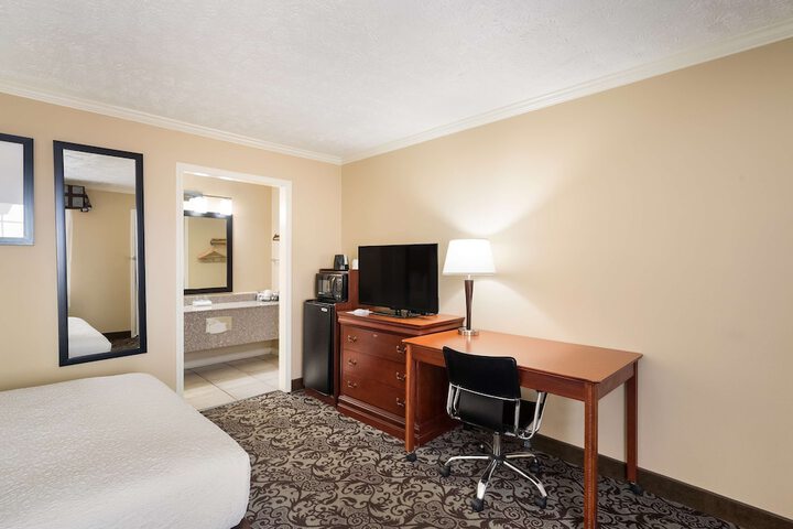Room 11 of 23
