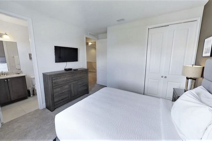 Room 16 of 46