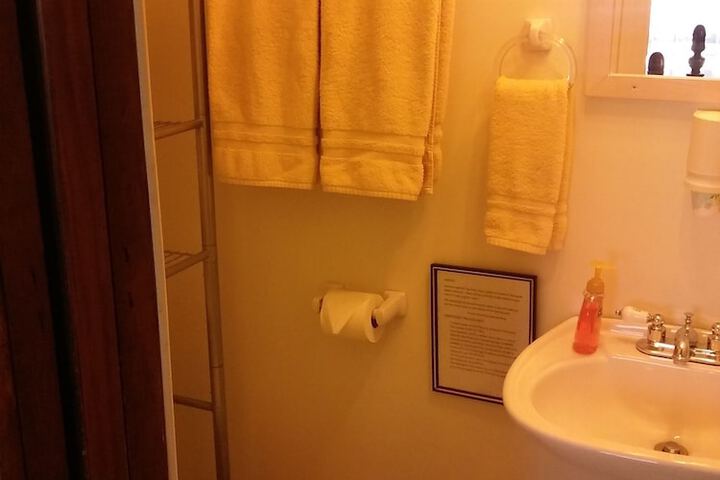 Room 35 of 77