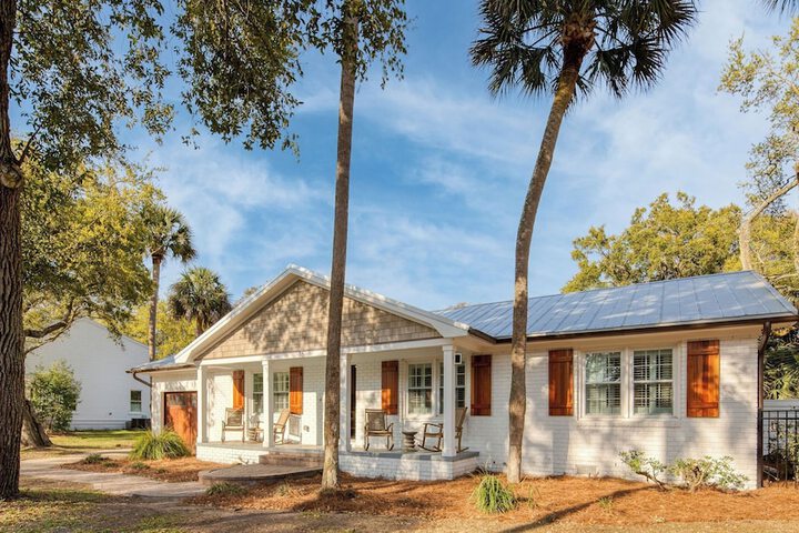 Sawyer by Avantstay Stunning Isle of Palms Home w / Pool!
