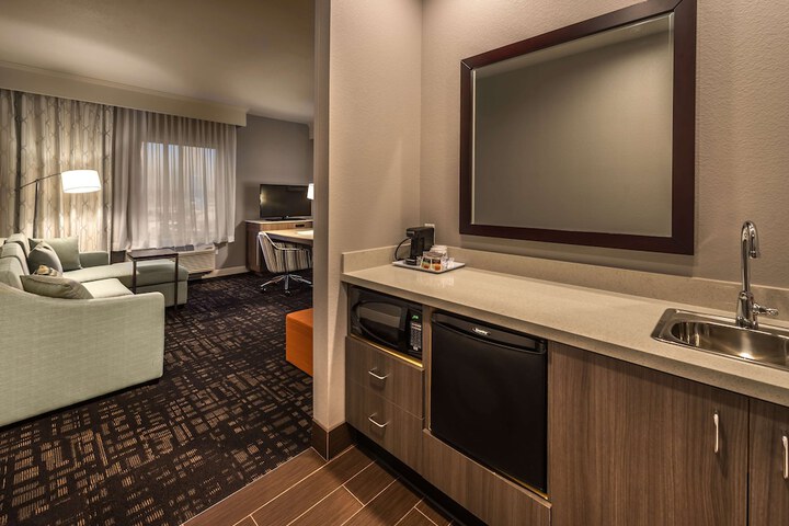 Room 9 of 20