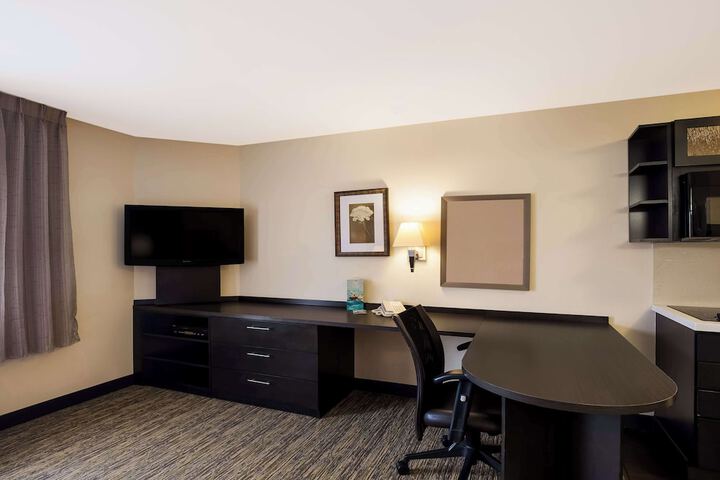 Room 26 of 37