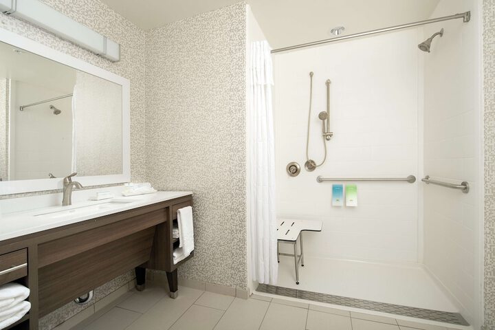 Room 18 of 27